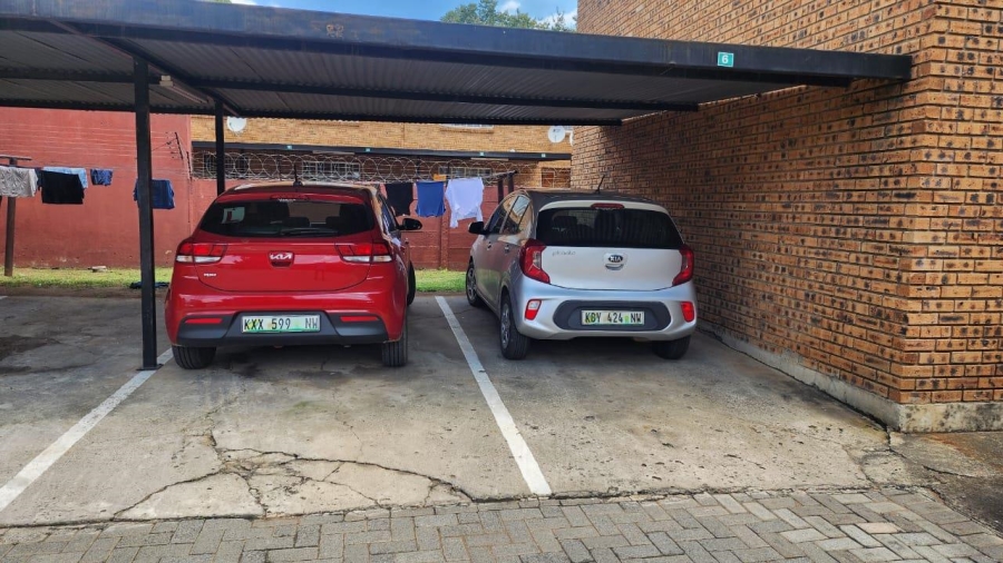 2 Bedroom Property for Sale in Rustenburg North West